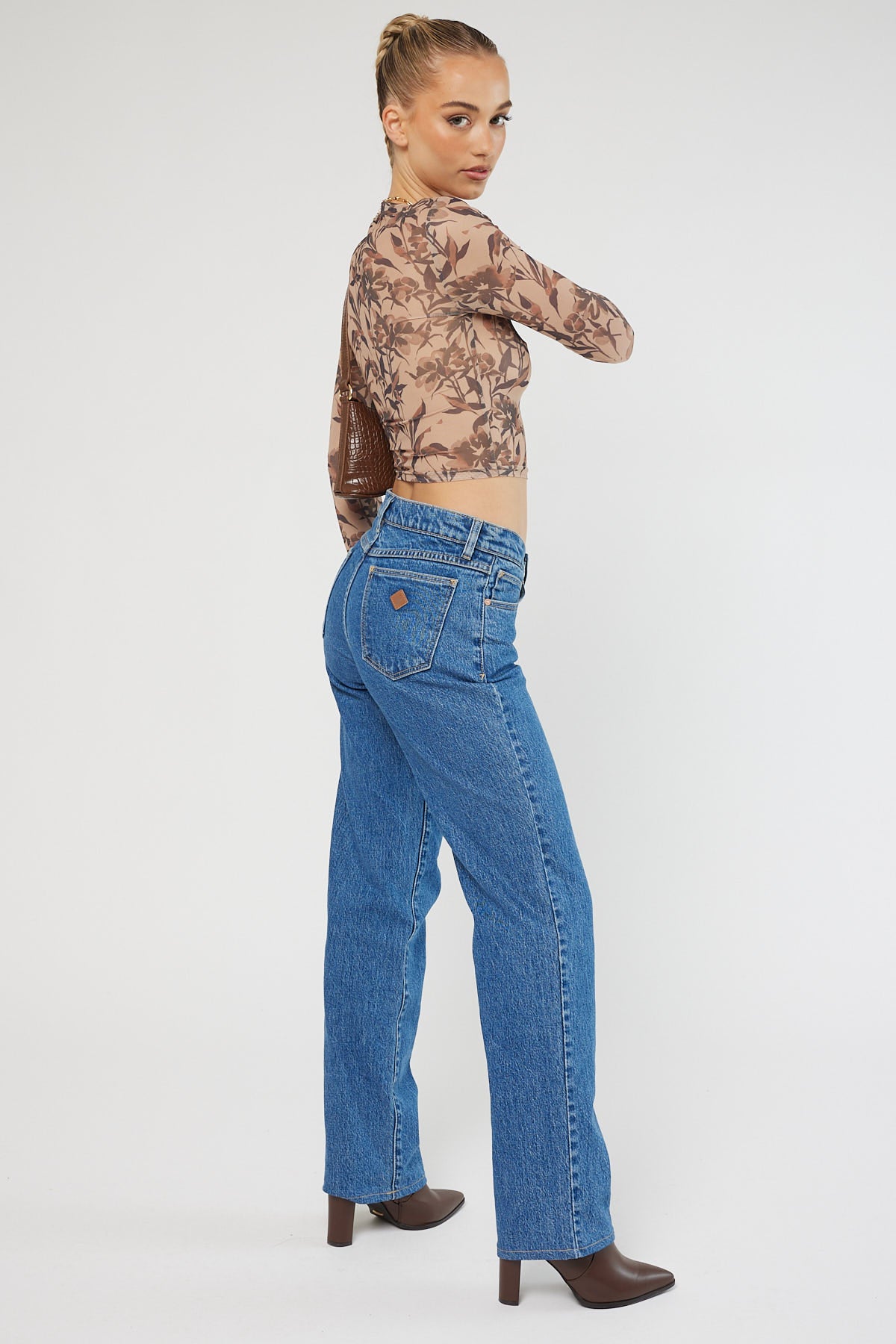 Abrand A 99 Low Straight Jean