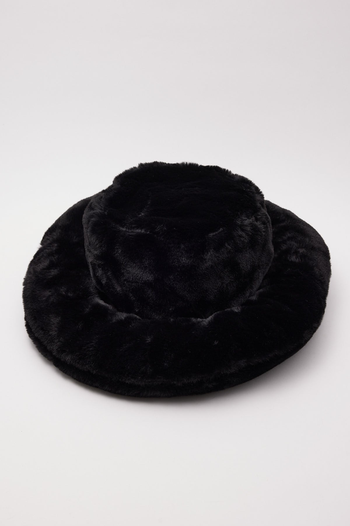 Token Oversized Fluffy Bucket Hat Black