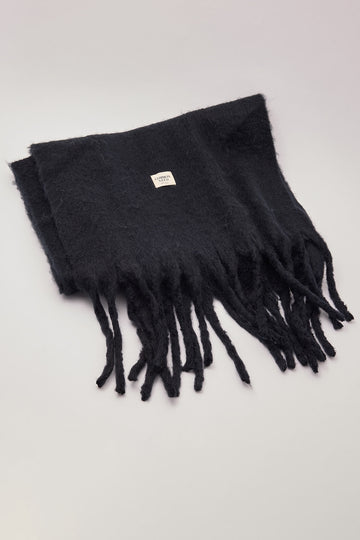 Common Need Oxford Scarf Black