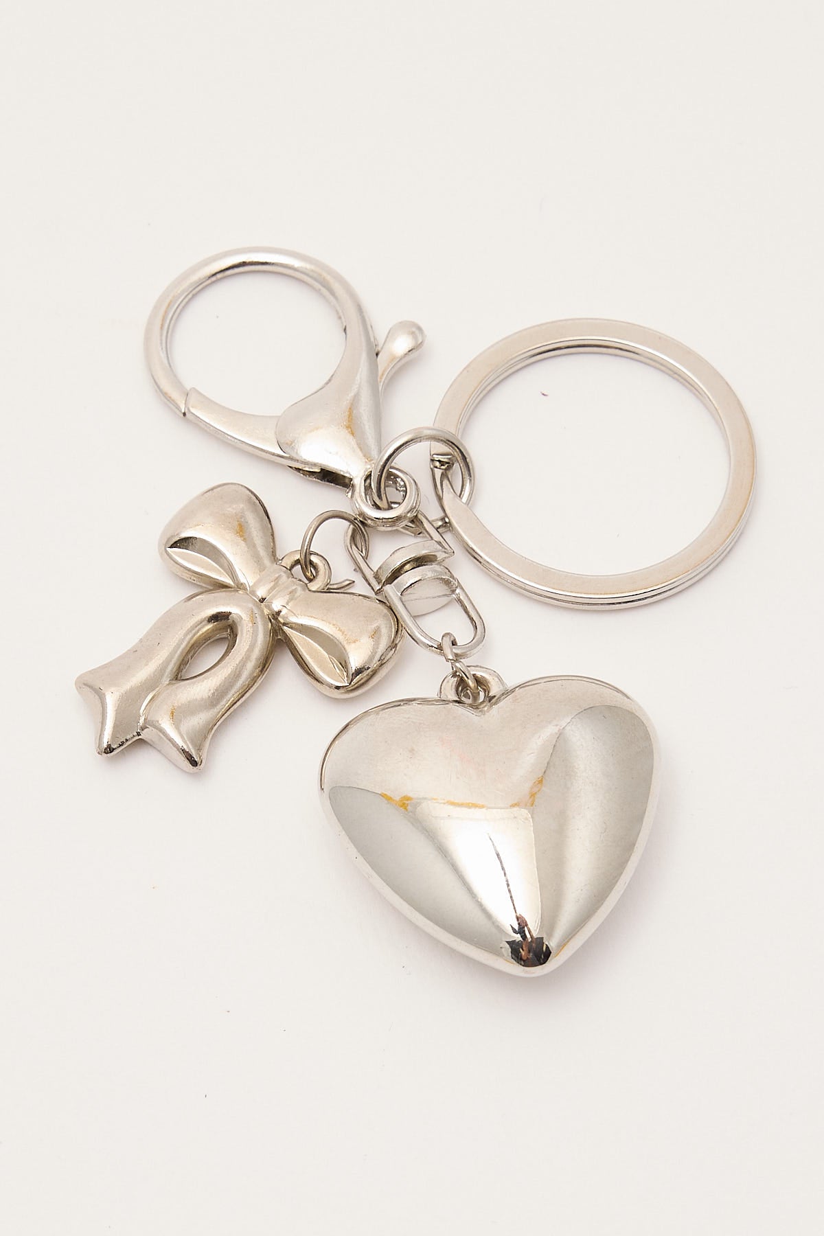 Token Ribbon and Heart Bag Keychain Silver