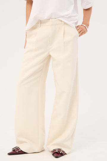 Perfect Stranger Lupa Mid Rise Pleated Pant Cream