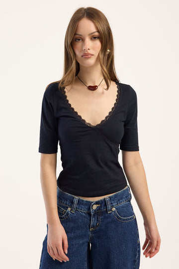 Motel SajiWa V Neck Top Black