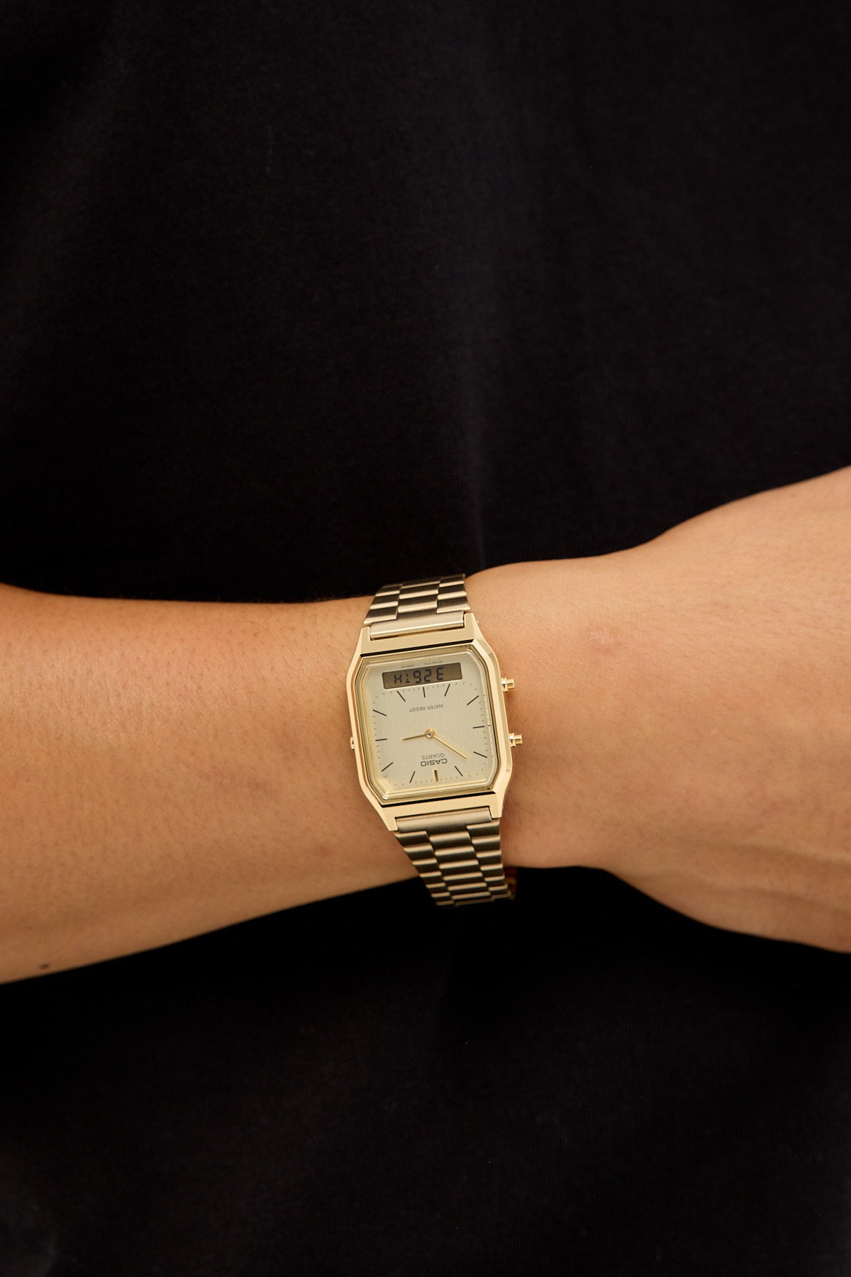 Casio AQ230GA-9DS Duo Watch Gold Universal Store Casio AQ230GA-9DS Duo Watch Gold Universal Store