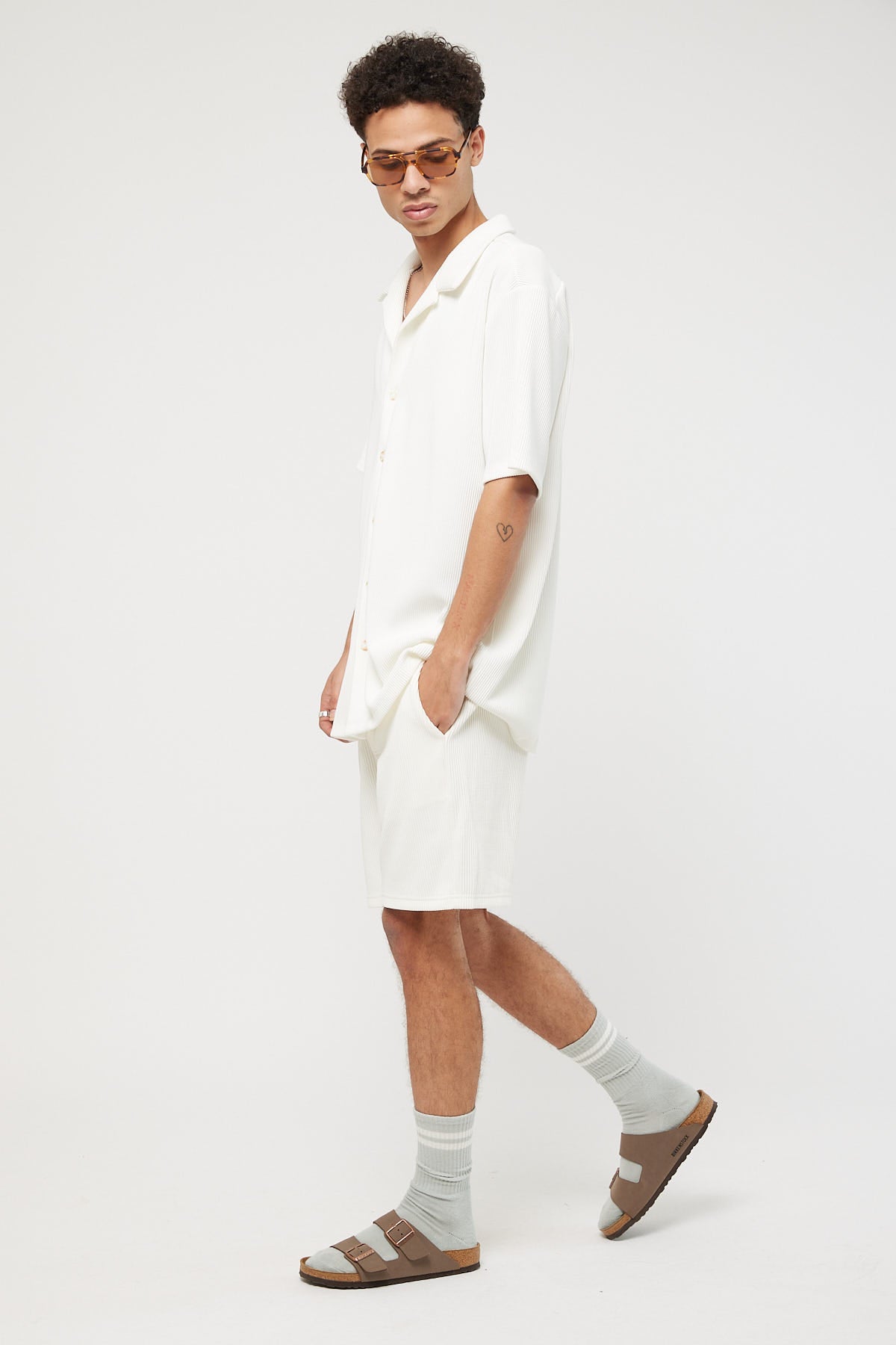 Common Need Pleated Short White
