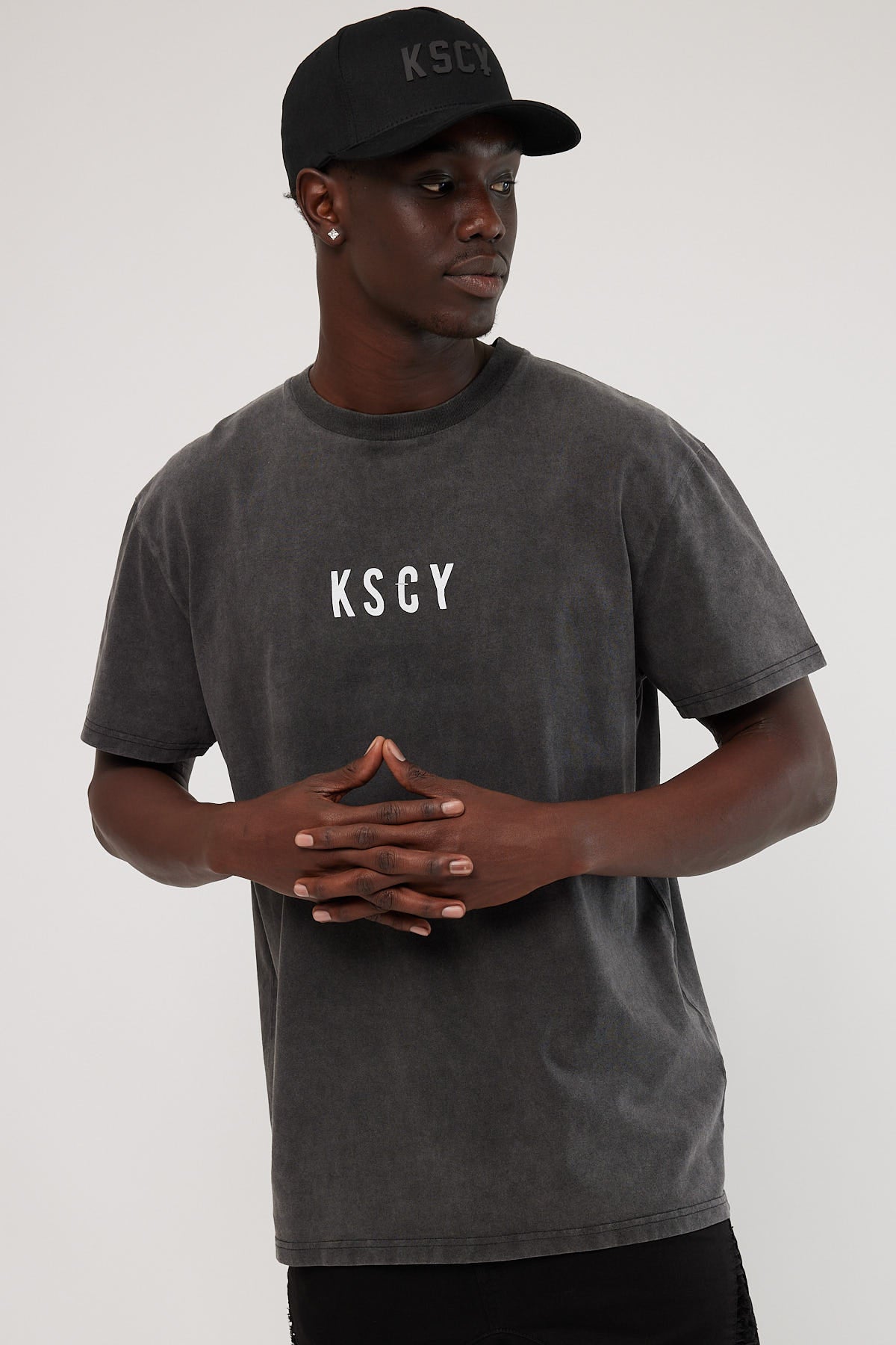 Kiss Chacey Judgement Relaxed Tee Pigment Asphalt