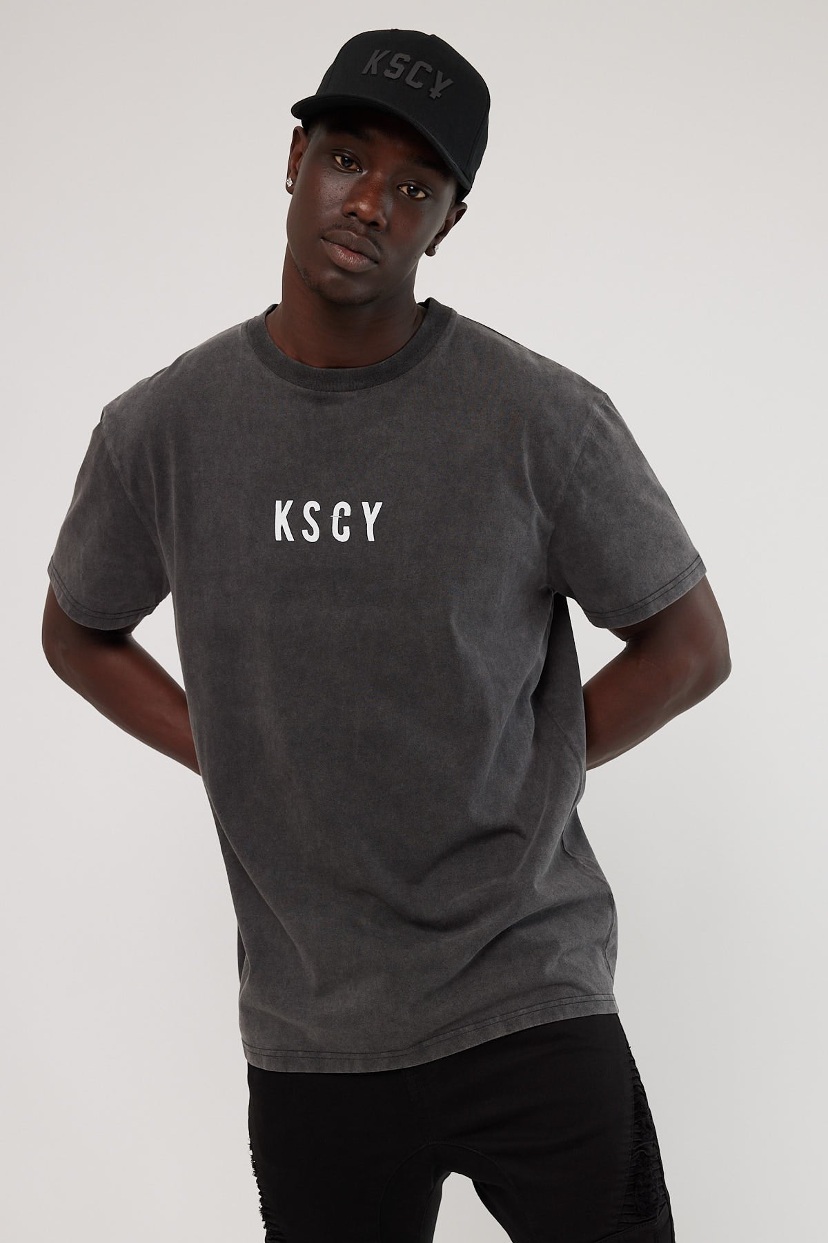 Kiss Chacey Judgement Relaxed Tee Pigment Asphalt
