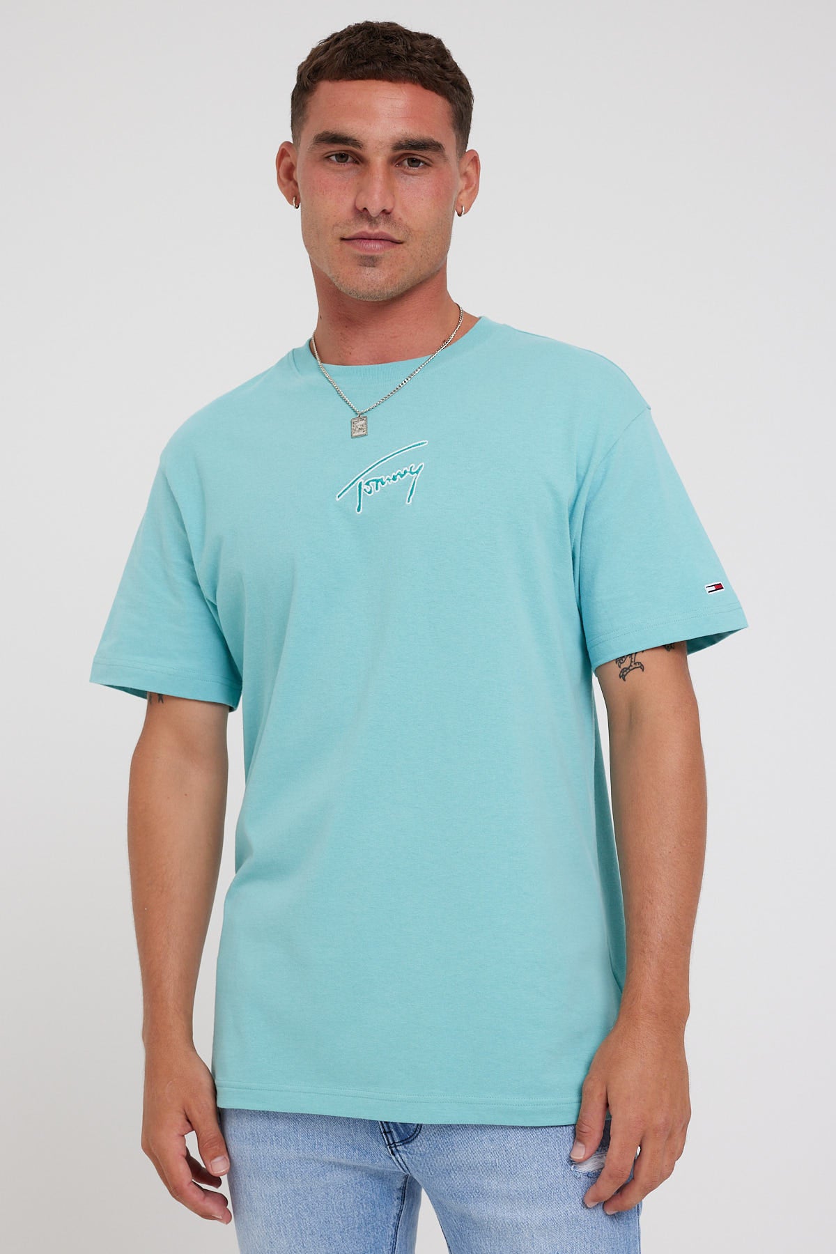 Tommy Jeans TJM Classic Signature Tee Ocean Tide – Universal Store