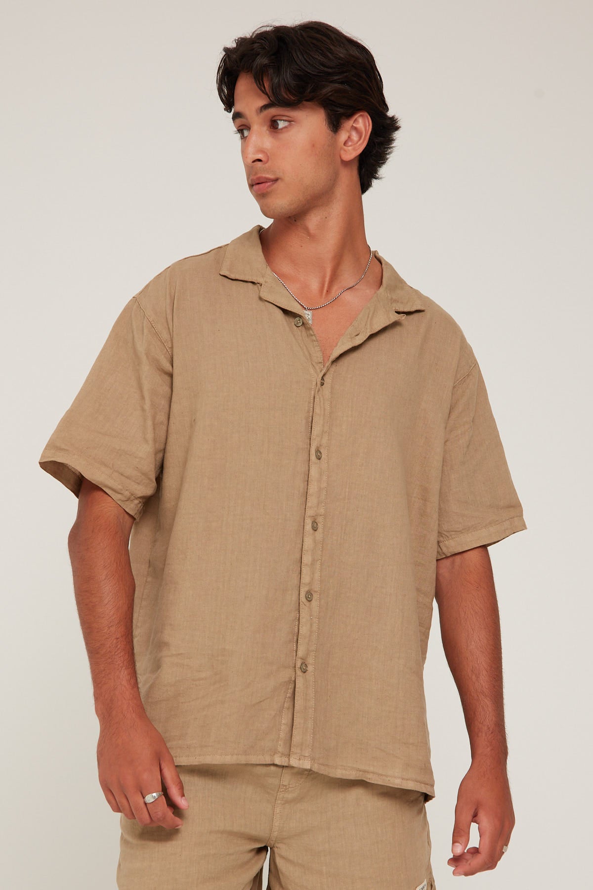 Common Need Magnus Linen Resort Shirt Sage