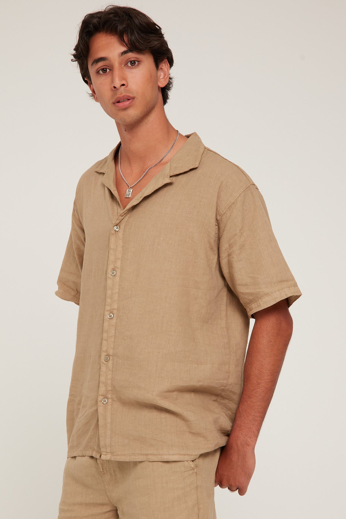 Common Need Magnus Linen Resort Shirt Sage