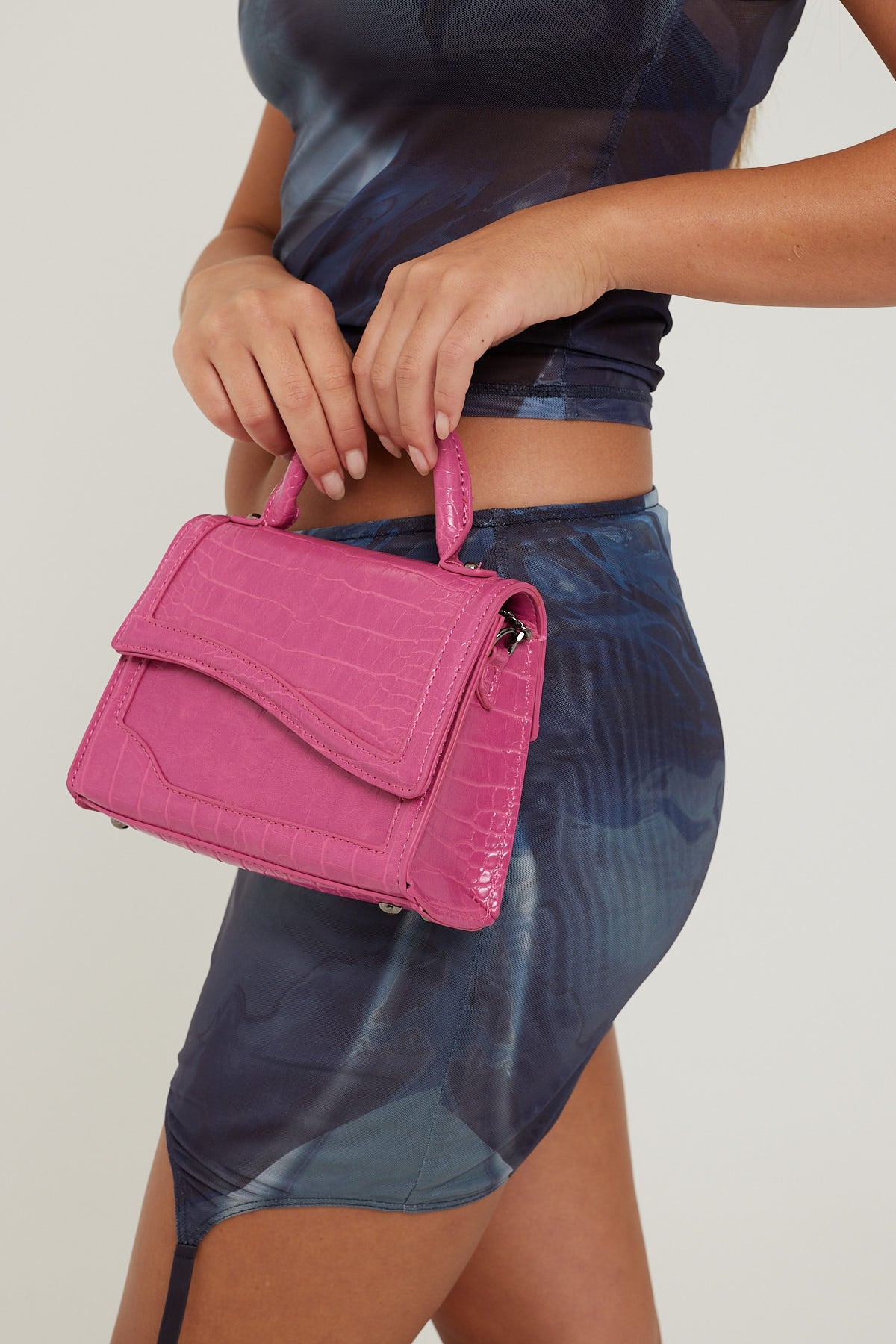 Token Assymetric Flap Shoulder Bag Pink