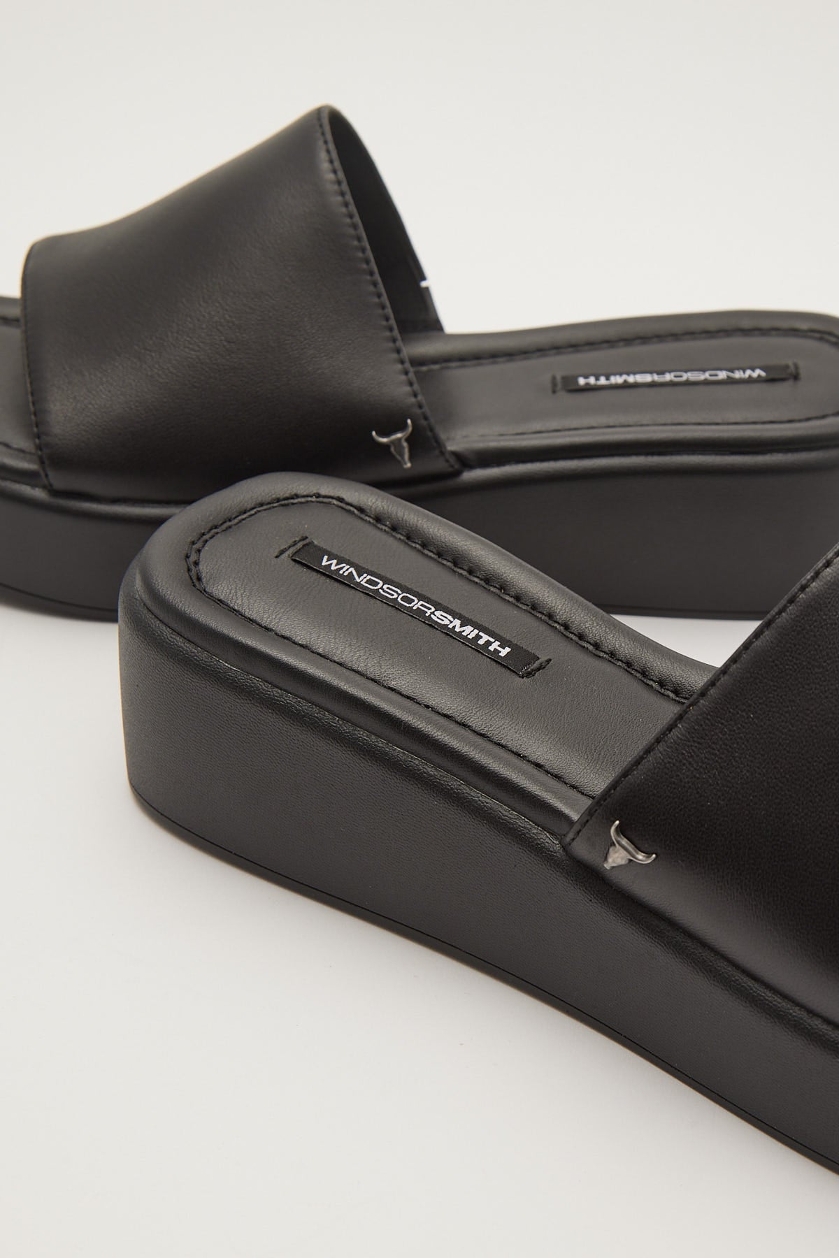 Windsor Smith Shook Black – Universal Store