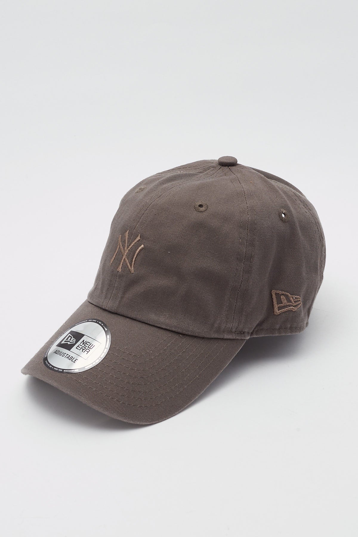 New Era Casual Classic NY Yankees Falcon/Desert Taupe