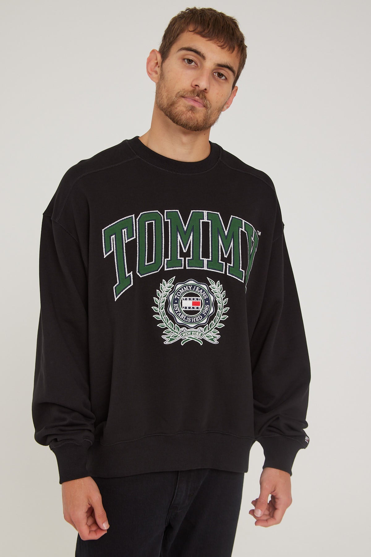 Tommy Jeans TJM Boxy College Graphic Crew Sweater Black