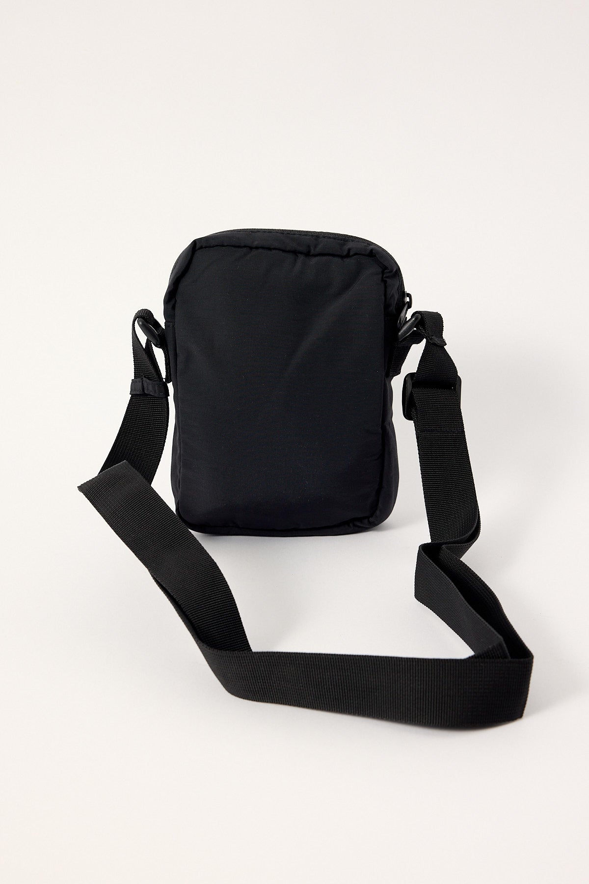 Thrills Century Shoulder Pouch Black