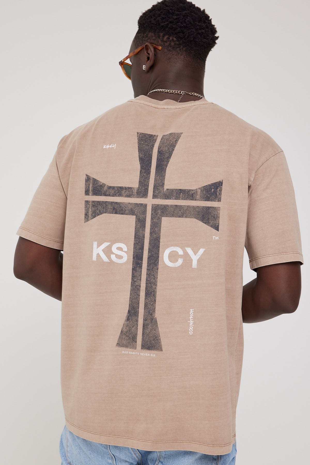 Kiss Chacey Ricochet Box Fit Tee Pigment Warm Taupe