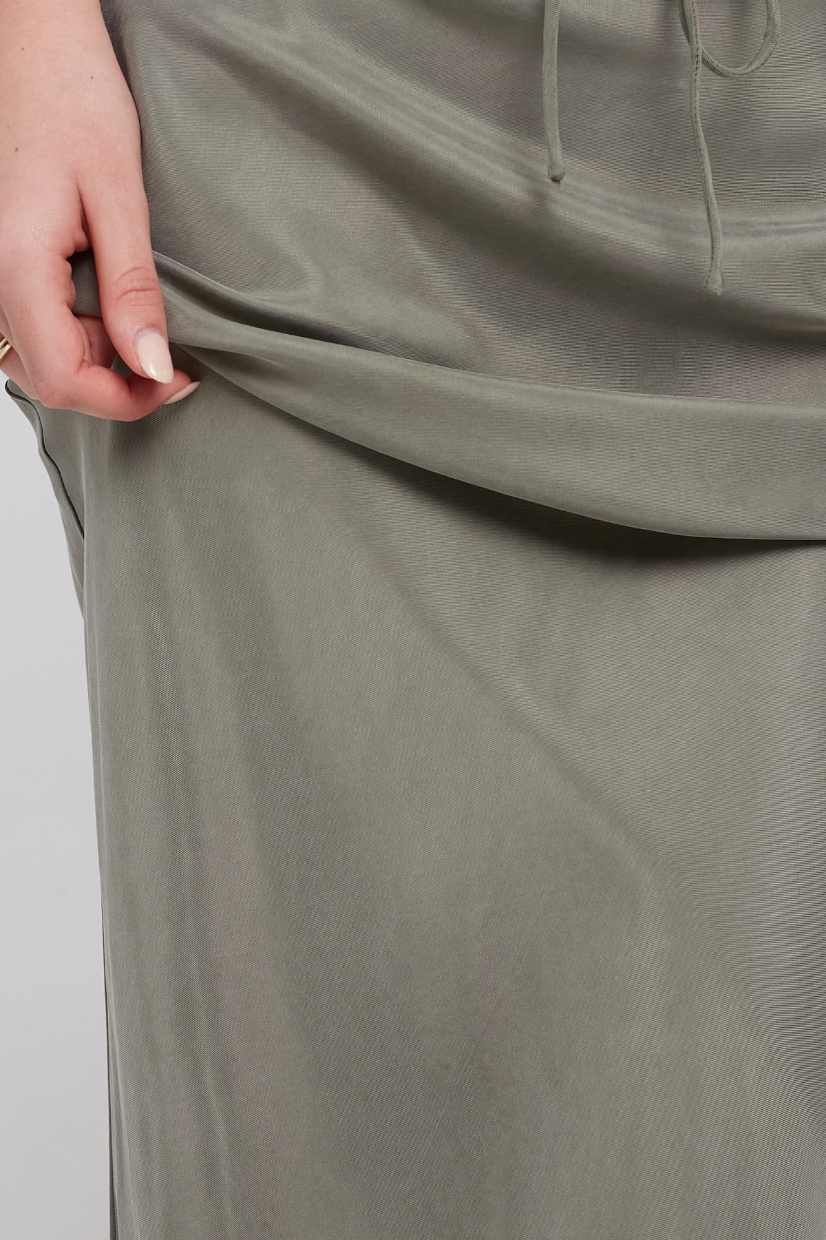Perfect Stranger Drawcord High Rise Maxi Skirt Khaki – Universal Store