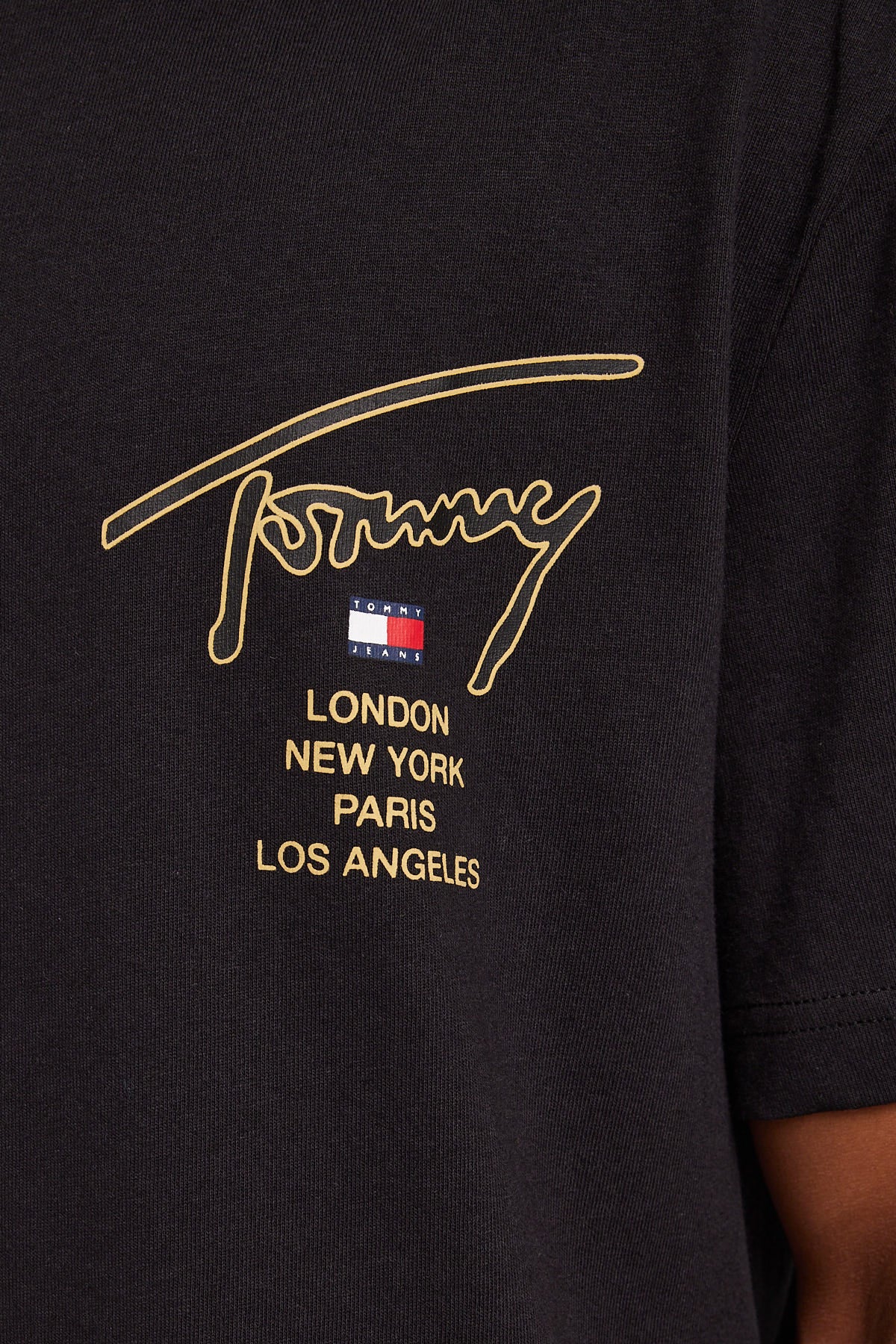 Tommy Jeans TJM Classic Gold Signature Back Tee Black – Universal Store