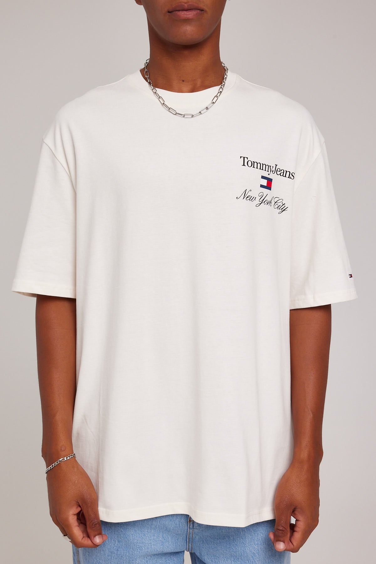 Tommy Jeans TJM SKT Luxe Athletic 2 Tee Ancient White – Universal Store