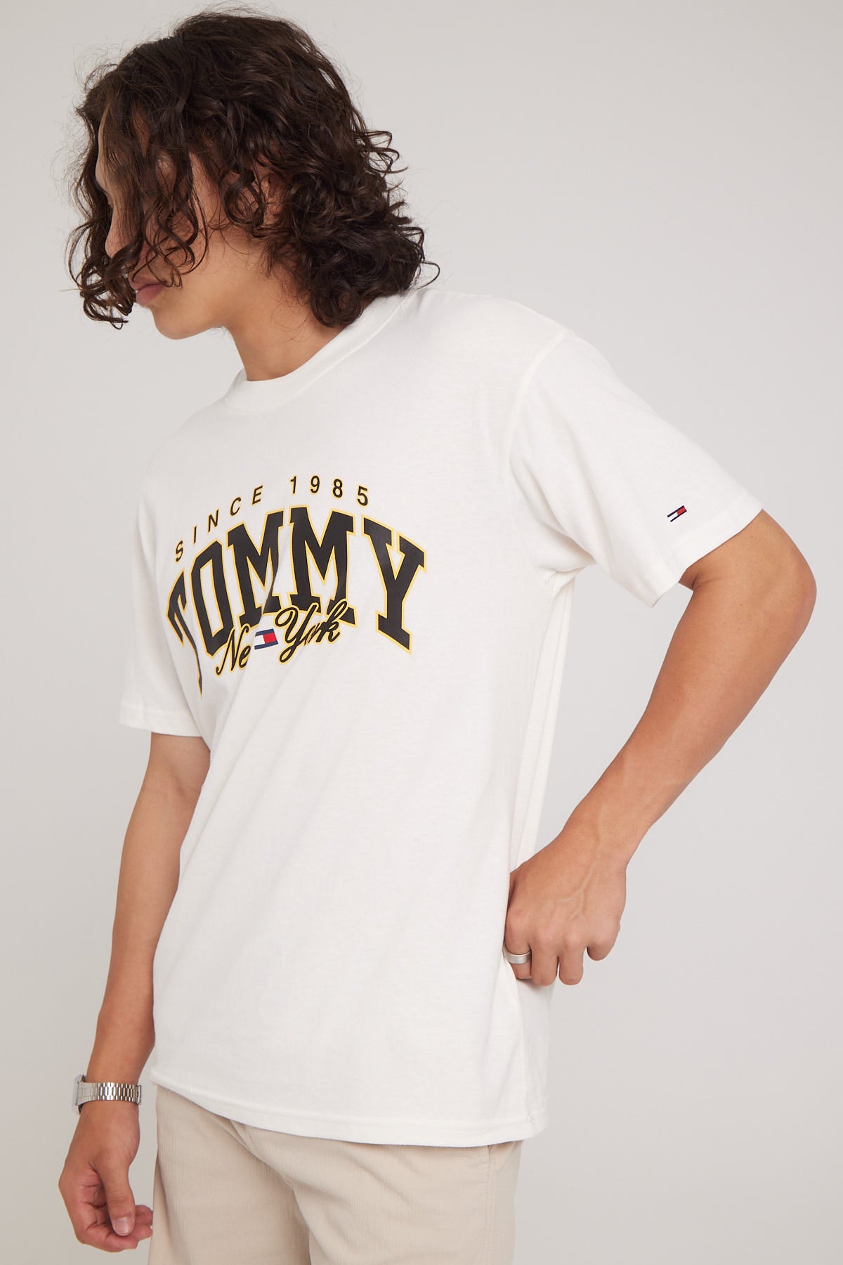 Tommy Jeans TJM Relaxed Luxe Varsity Tee Ancient White