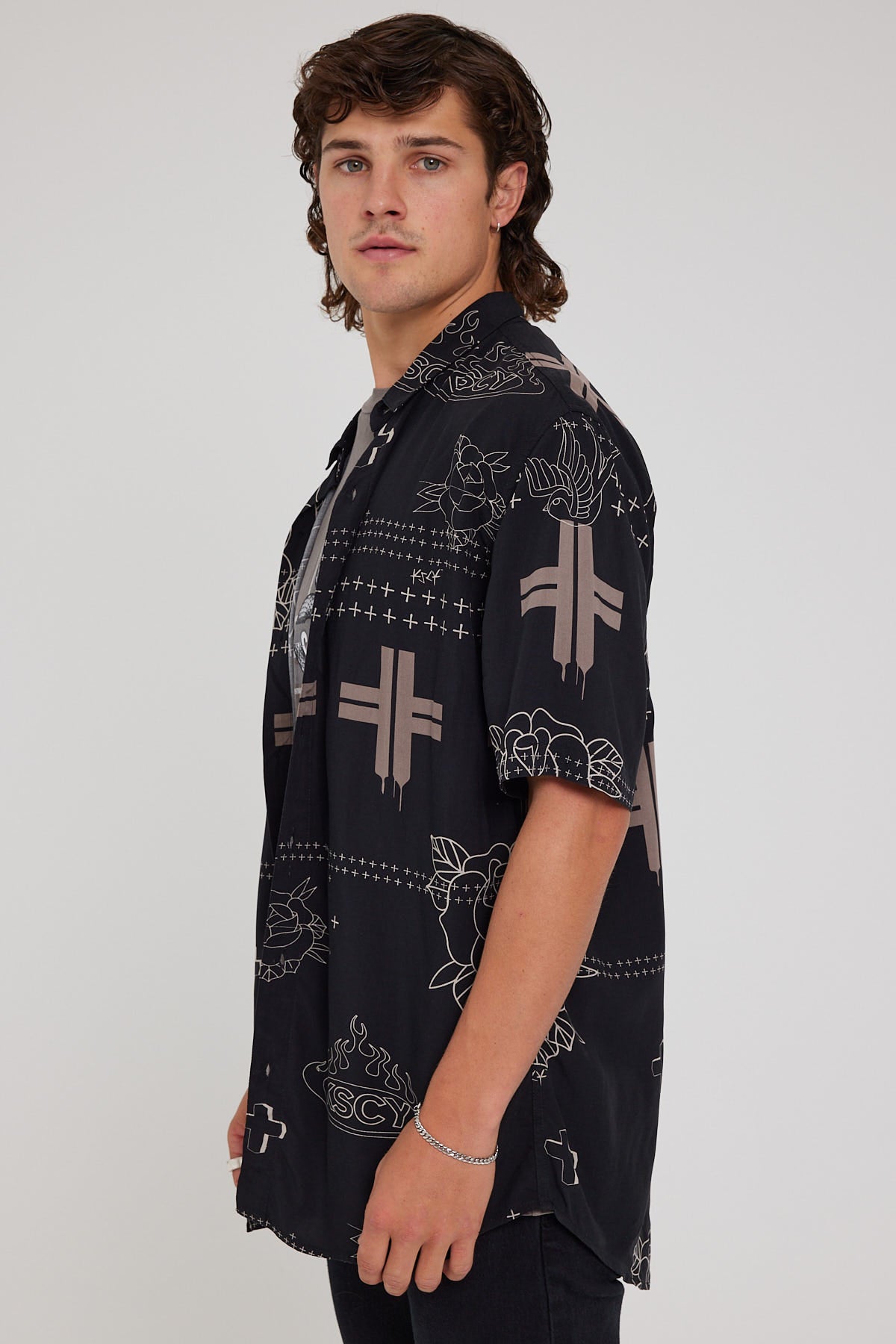 Kiss Chacey Ivory Tower Relaxed S/S Shirt Anthracite Dove