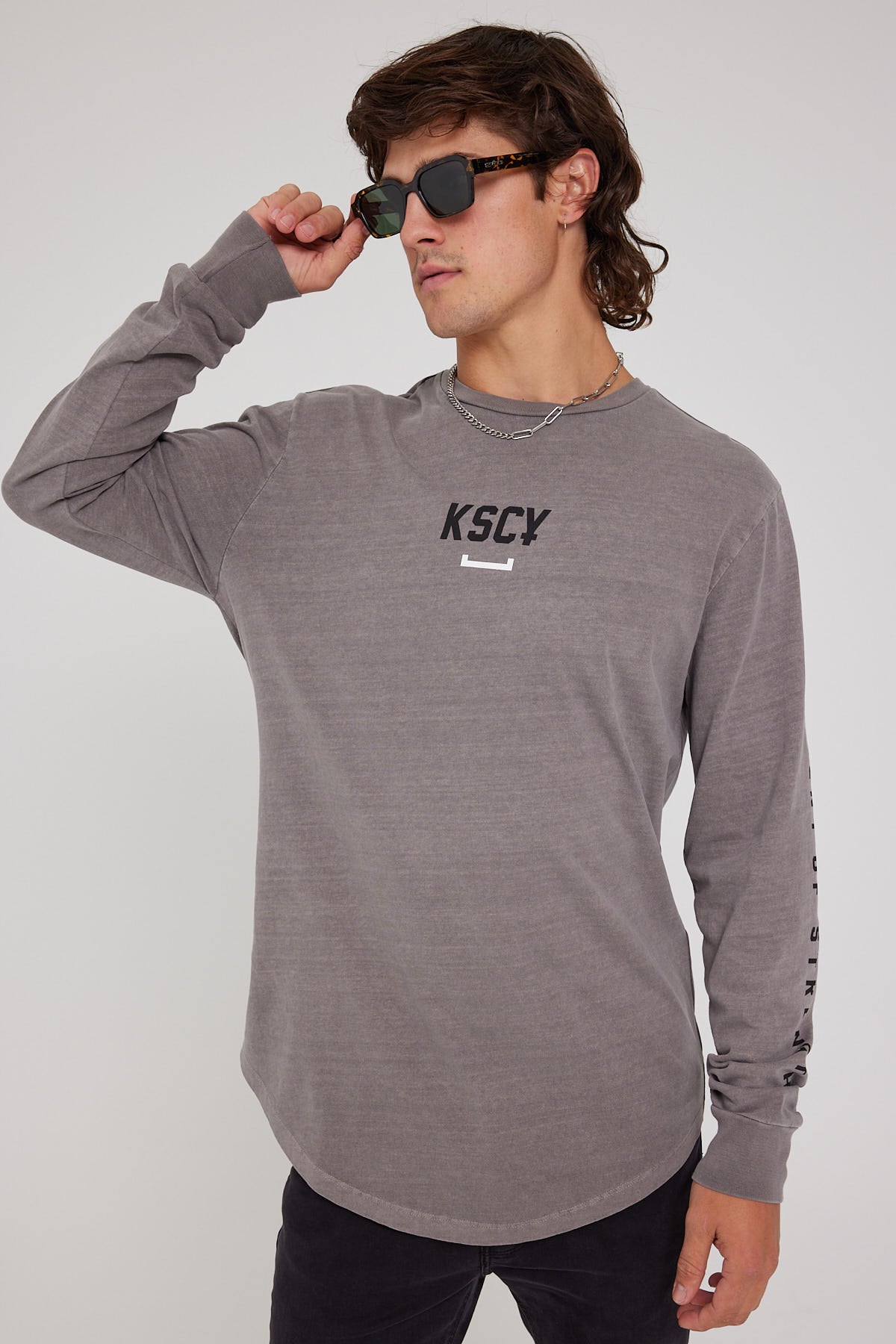 Kiss Chacey Portal Heavy Dual Curved LS Tee Pigment Iron