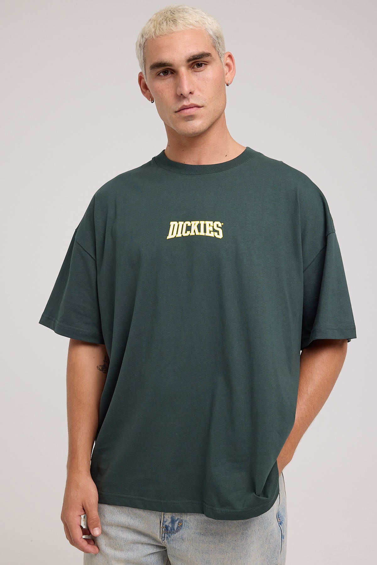 Dickies Pennellville 330 Fit Tee Hunter Green – Universal Store