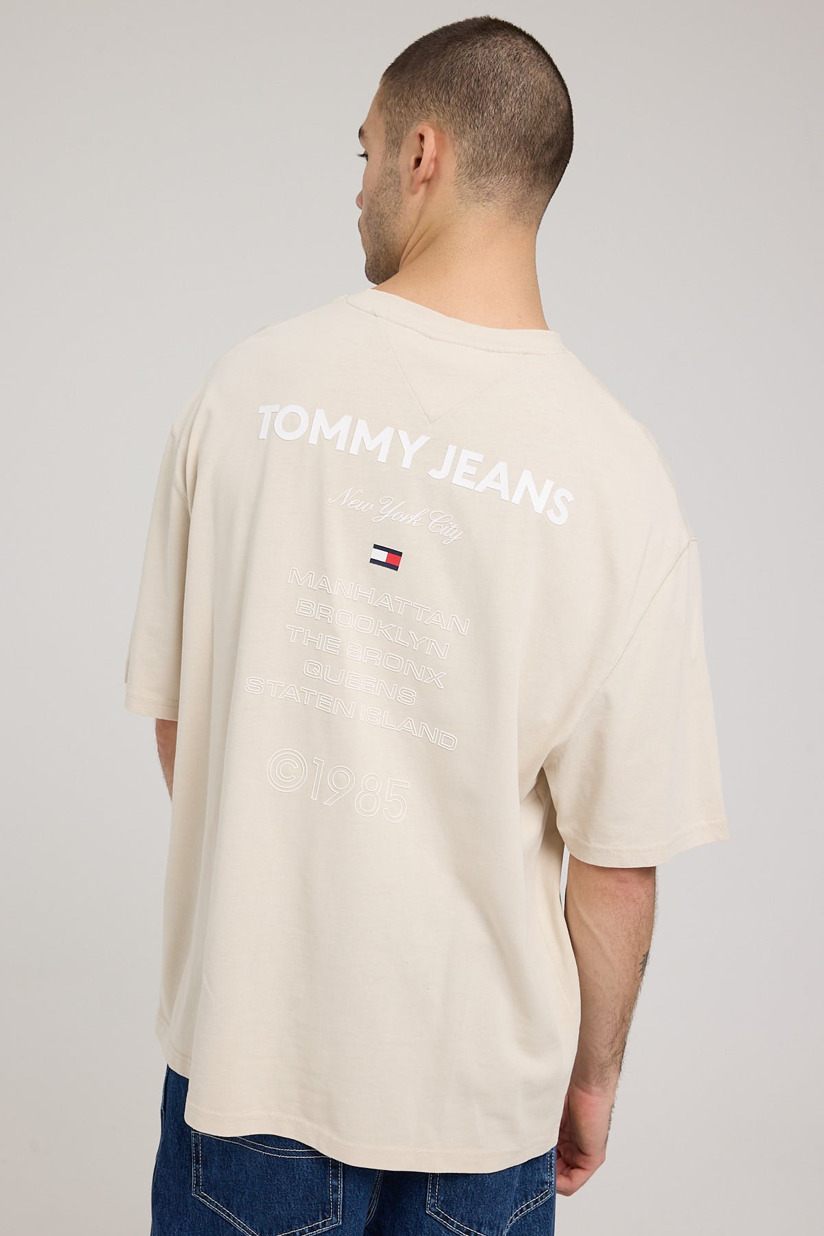 Tommy Jeans Oversized TJ NYC 1985 Cities Tee Newsprint