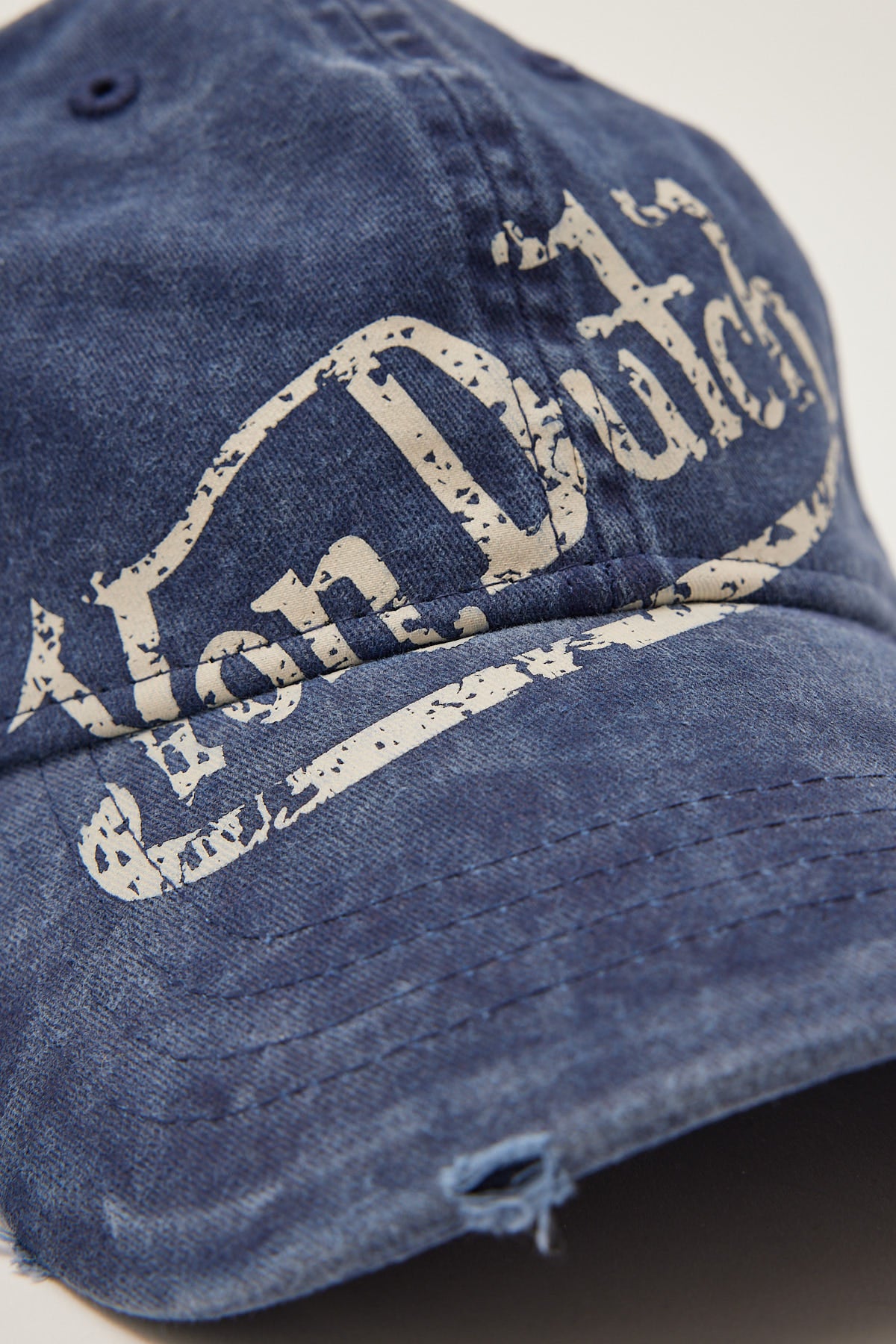 Von Dutch – Universal Store