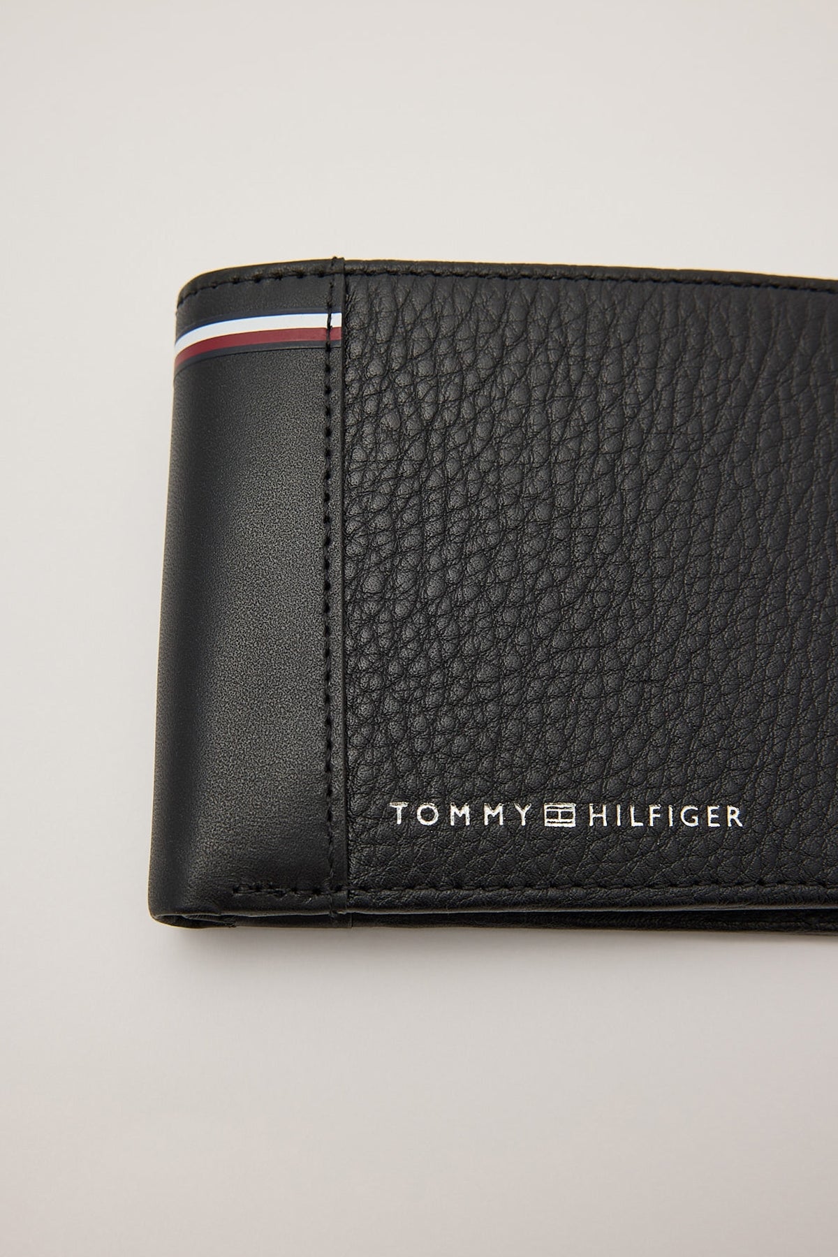 Men's Wallets – Universal Store