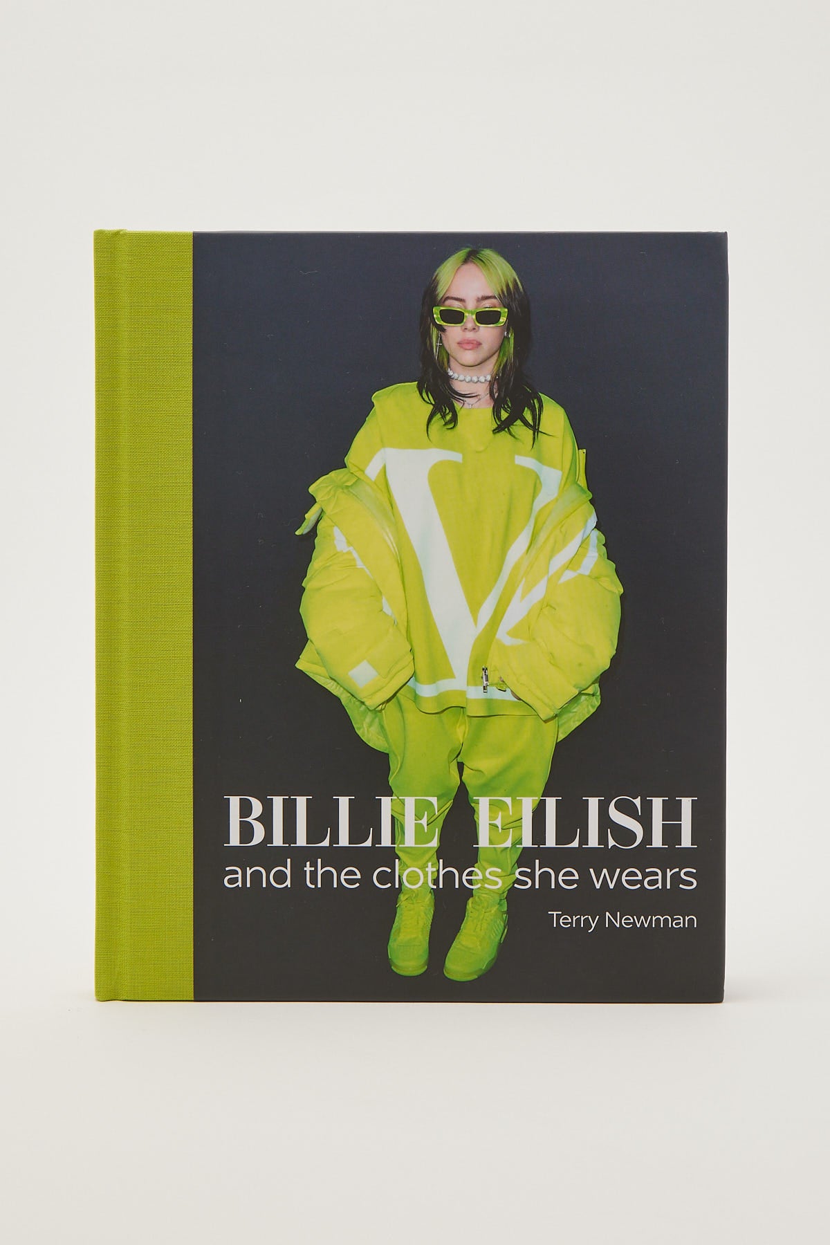 Billie Eilish and the Clothes She Wears Multi