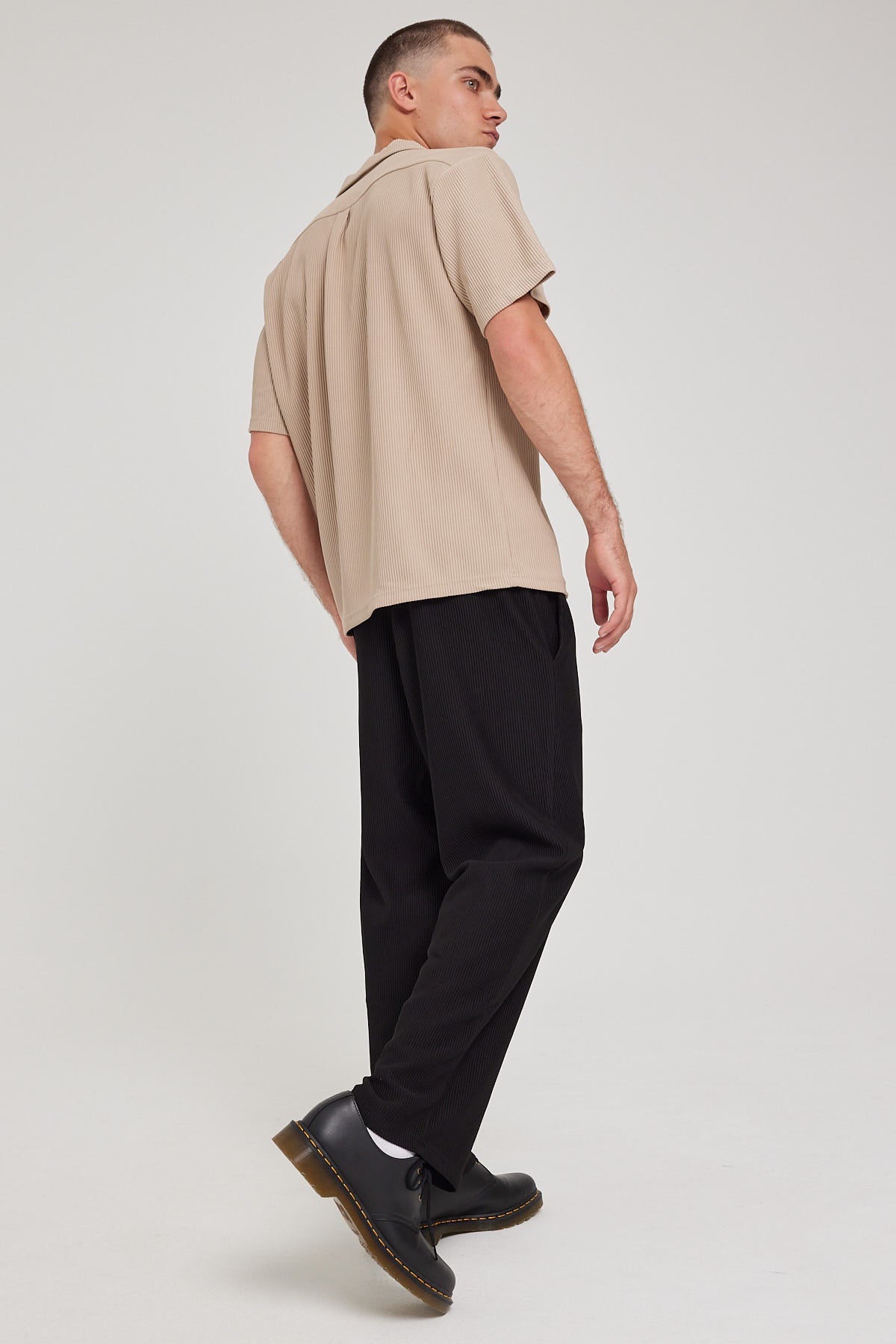 Common Need Relaxed Pleated Elastic Waist Pant Black