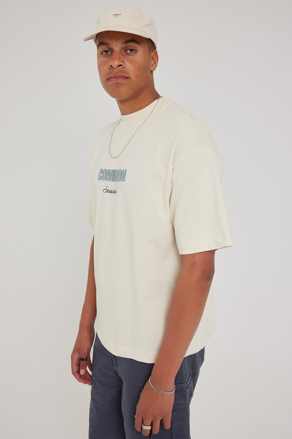 Common Need Session Easy Tee Off White