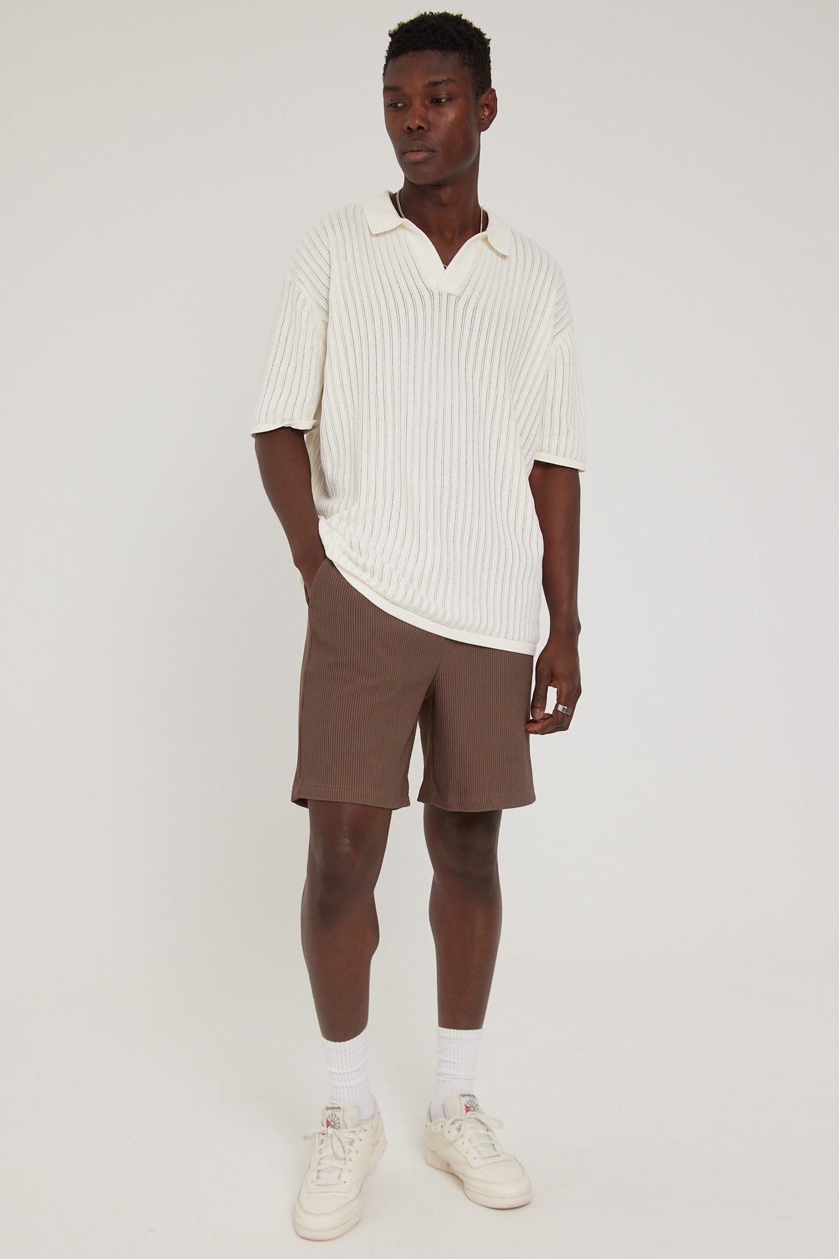 Common Need Relaxed Pleated Short Brown