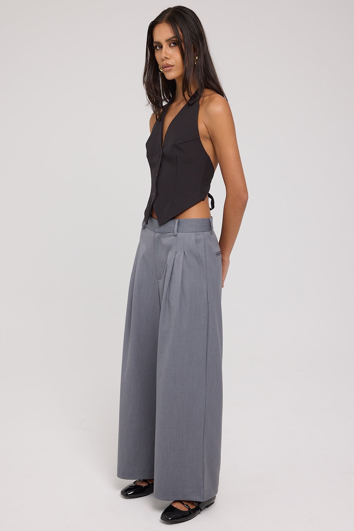 Perfect Stranger Winona Wide Leg Pleated Tailored Pant Grey