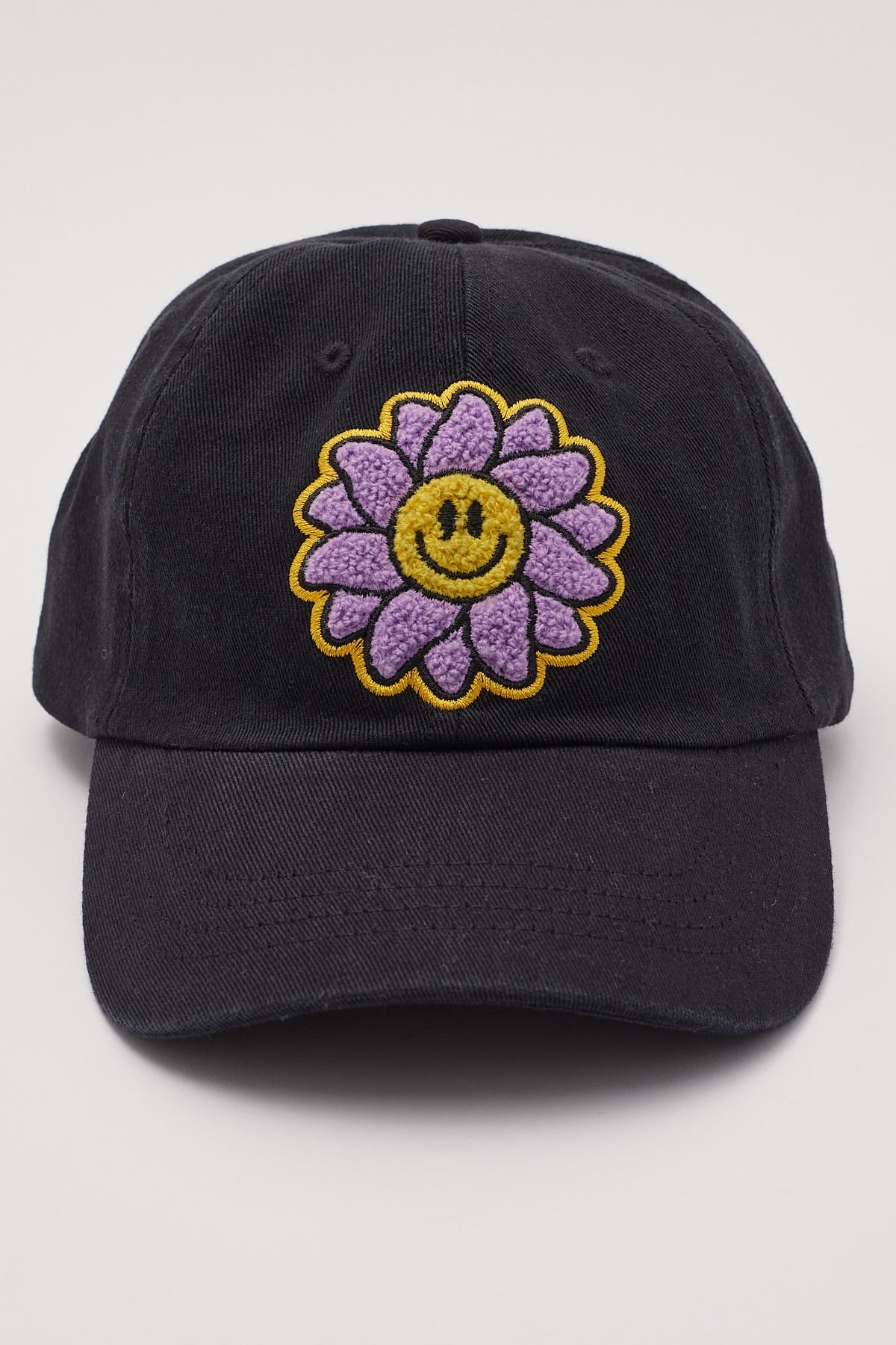 Common Need Cheerful Skate Cap Off Black