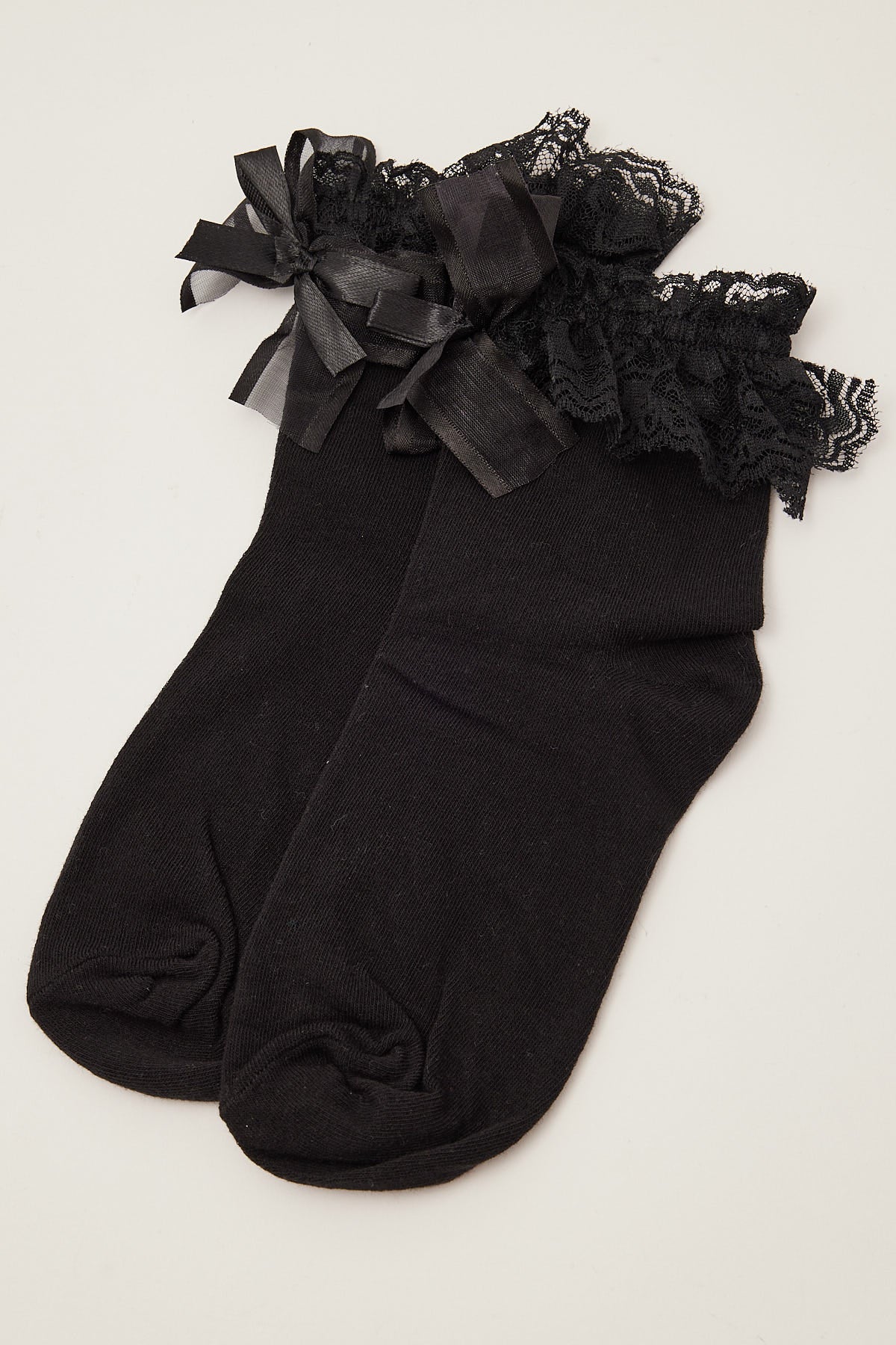 Token Lace Frill Bow Sock Black