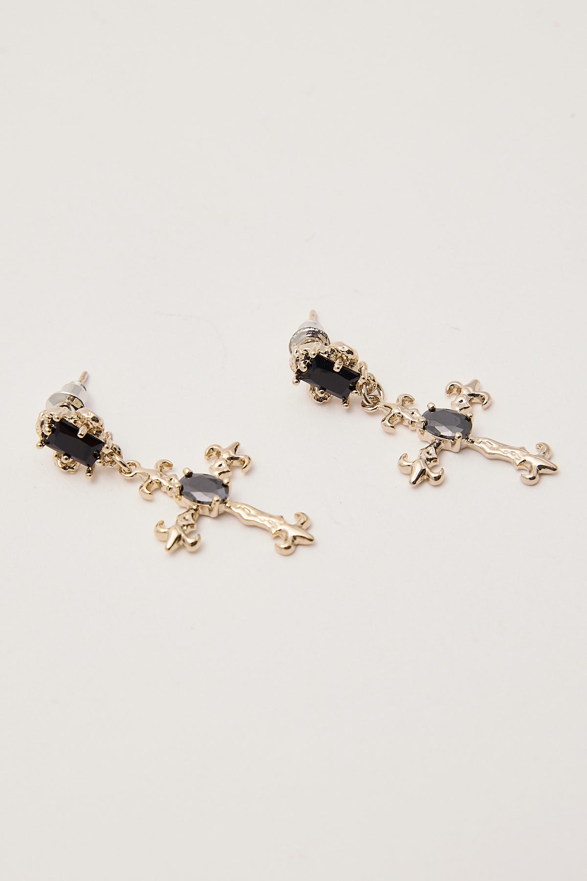 Token Gothic Cross Earrings Silver