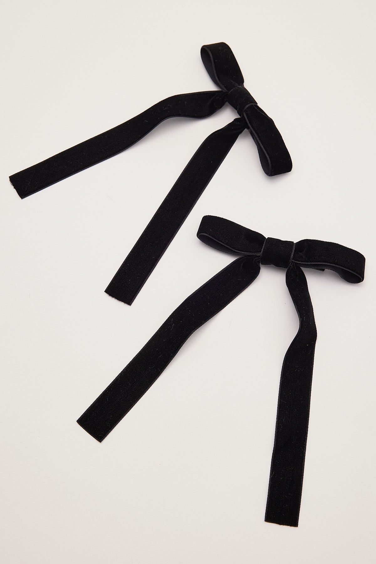 Token Velvet Bow Hair Clip 2 Pack Black