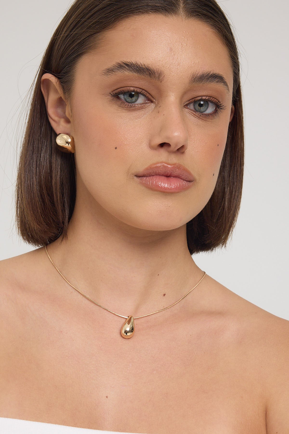Perfect Stranger Elson Teardrop Necklace Gold