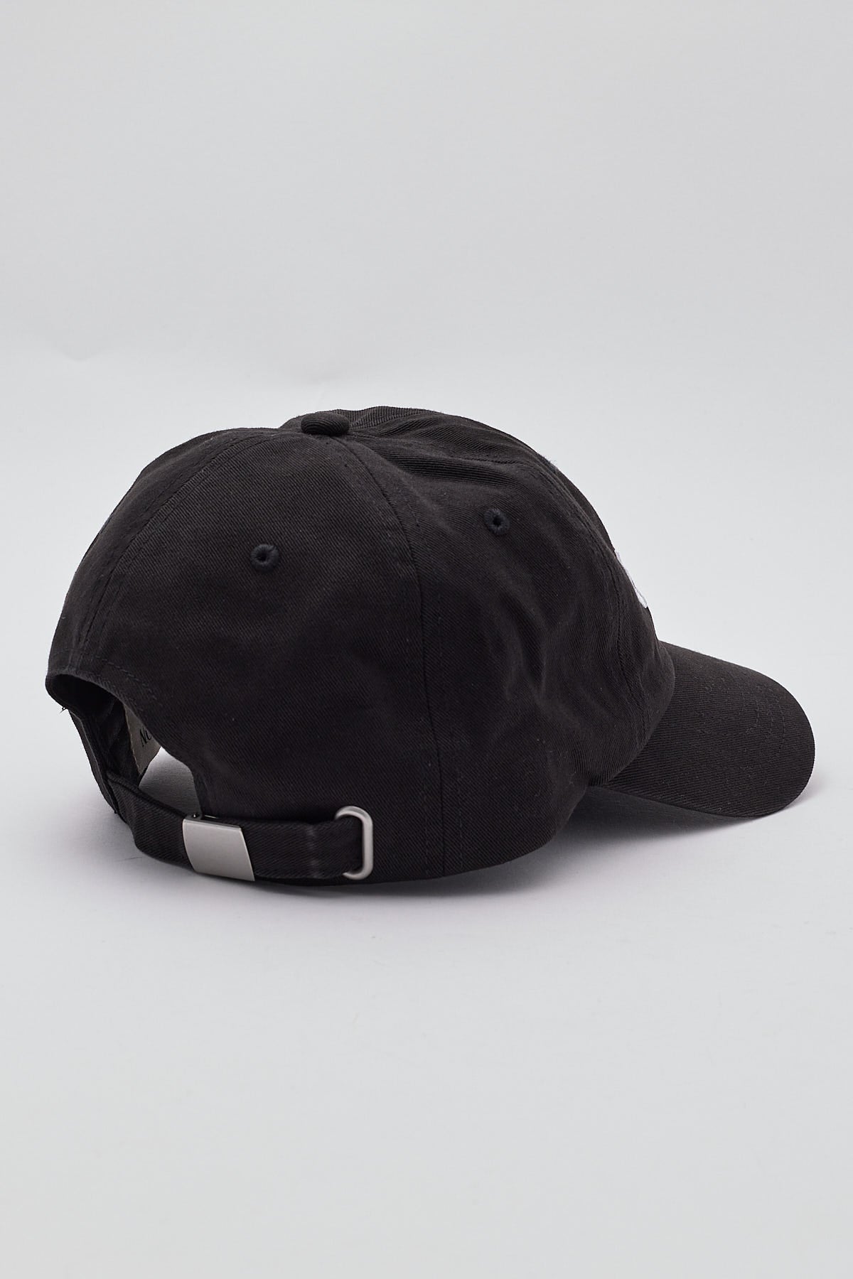 Caps – Universal Store