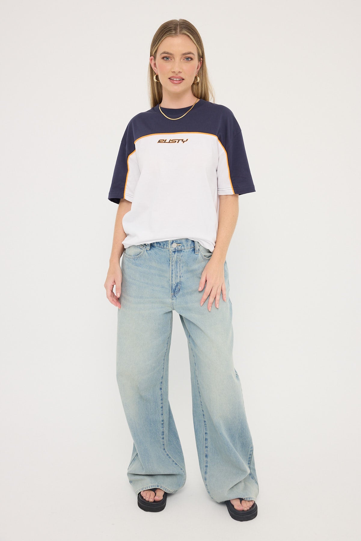 Rusty Phone Tee Rusty – Universal Store
