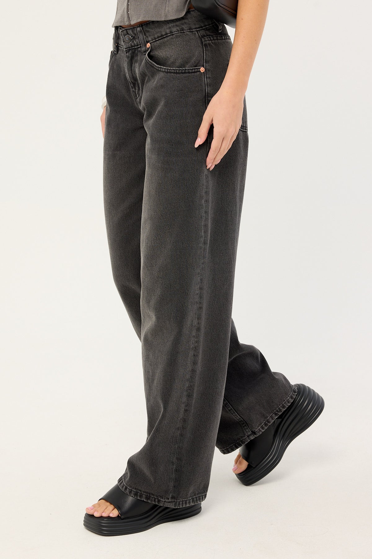 Motel Low Rise Roomy Jean Washed Black