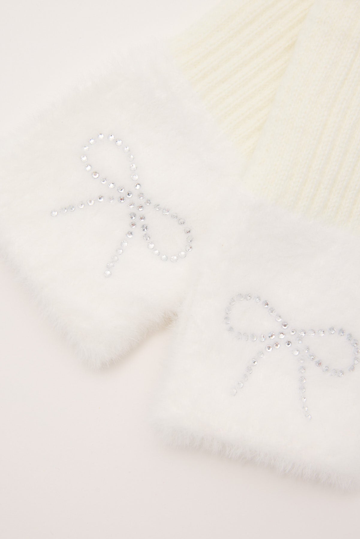 Token Diamonte Bow Knit Arm Warmer White