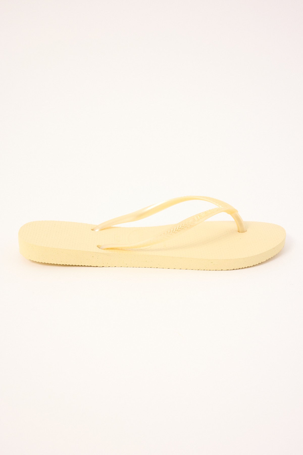 Havaianas Slim Basic Thong Buttercream