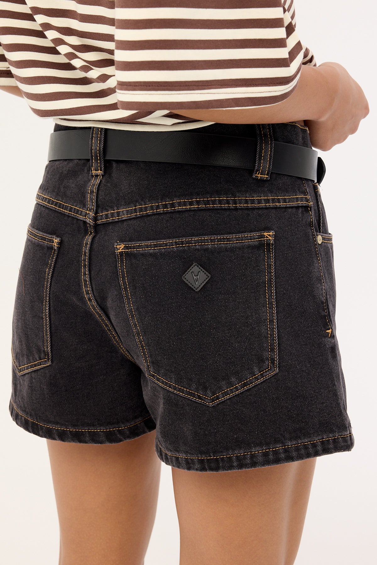 Abrand 95 Mid Baggy Short Cara