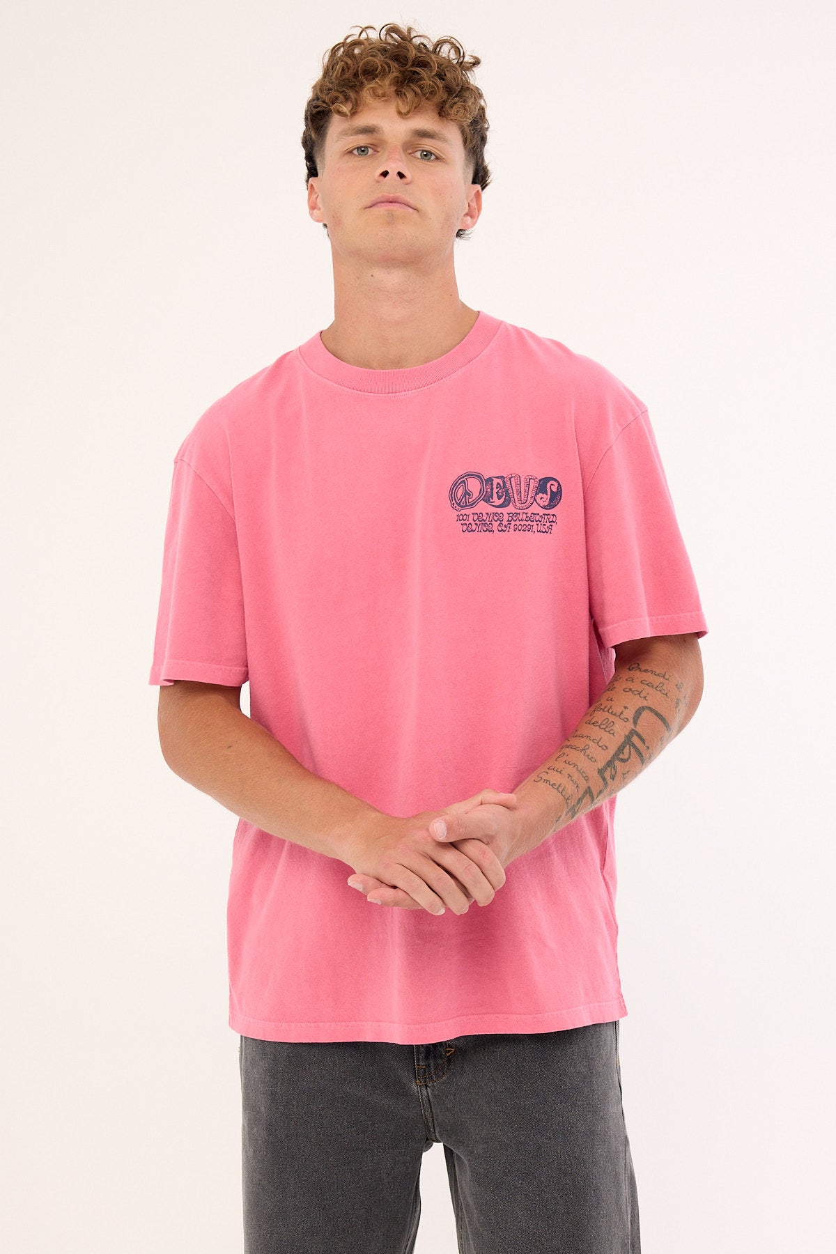 Deus Ex Machina Labyrinth Tee Raspberry