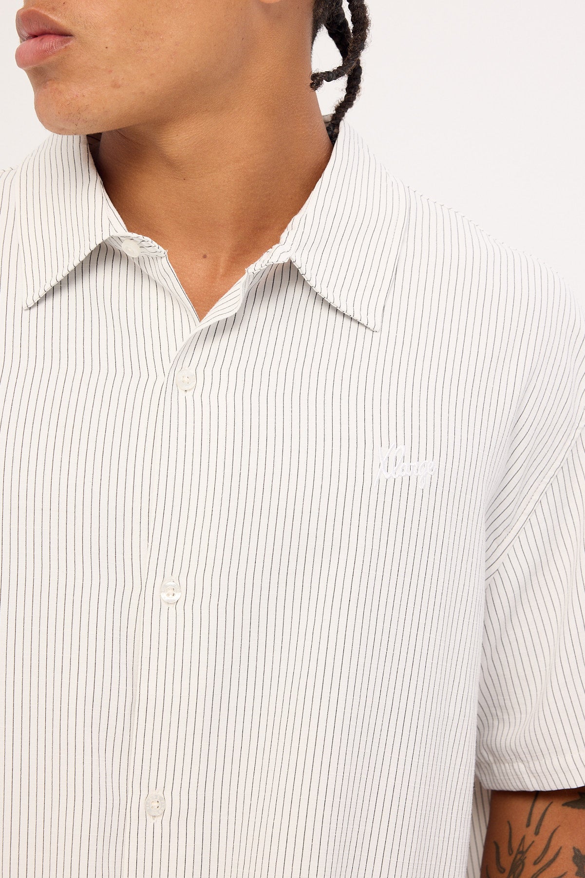 Xlarge Oxford Script SS Shirt White Stripe