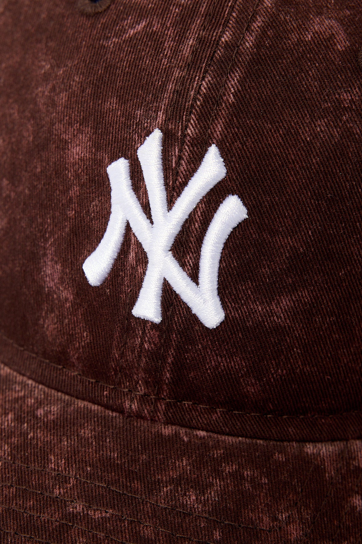 New Era Snow Wash 9Twenty New York Yankees Cap Burnt Wood