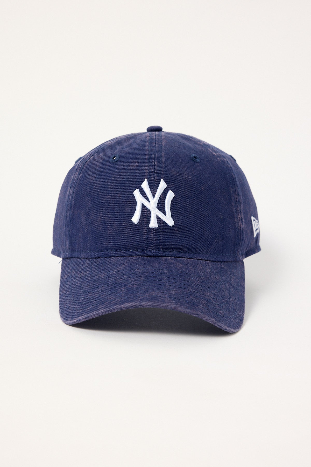 New Era Snow Wash 9Twenty New York Yankees Cap Light Navy
