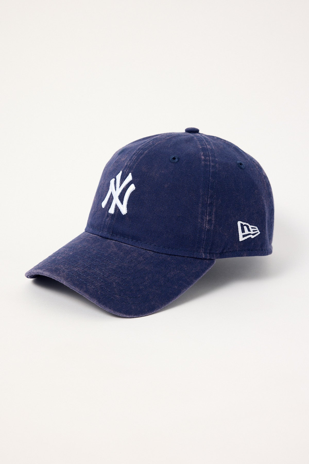 New Era Snow Wash 9Twenty New York Yankees Cap Light Navy